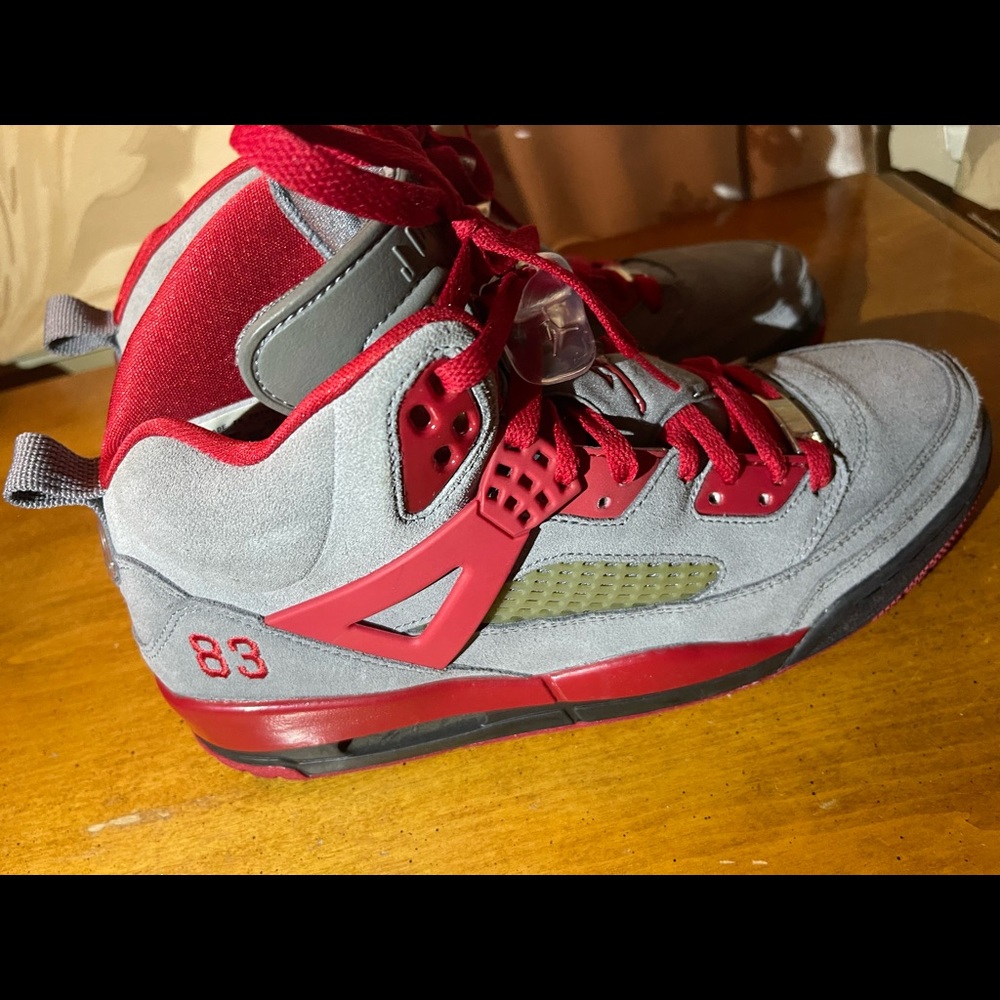 Nike Air Jordan Spizike Premium Grey Suede Red 10.5 VNDS 100% Authentic